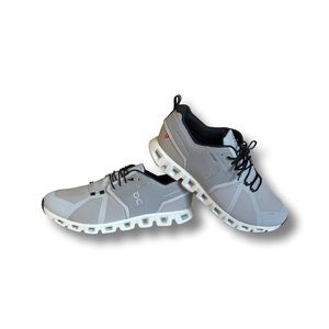 NWT ON Cloud 5 Waterproof Glacier/White Shoe - Men’s 11.5